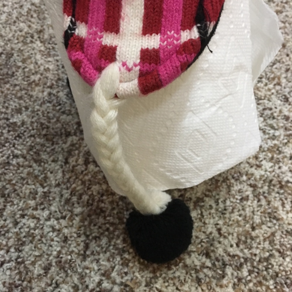Pink winter hat - Picture 3 of 6